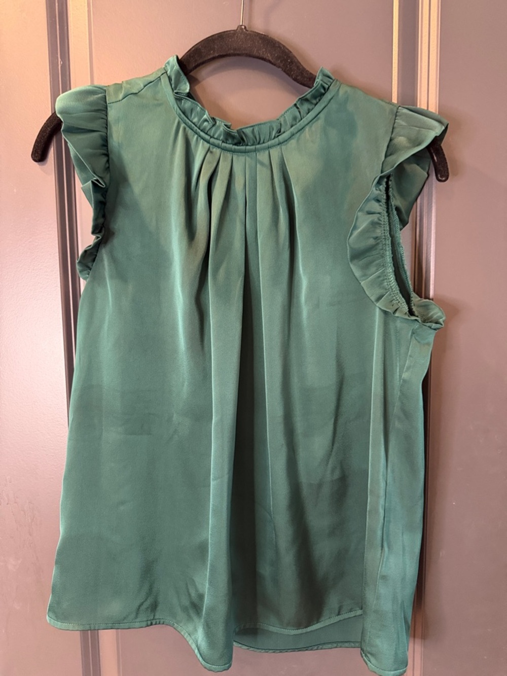 Evereve Emerald Green Ruffled Sleeveless Camisole